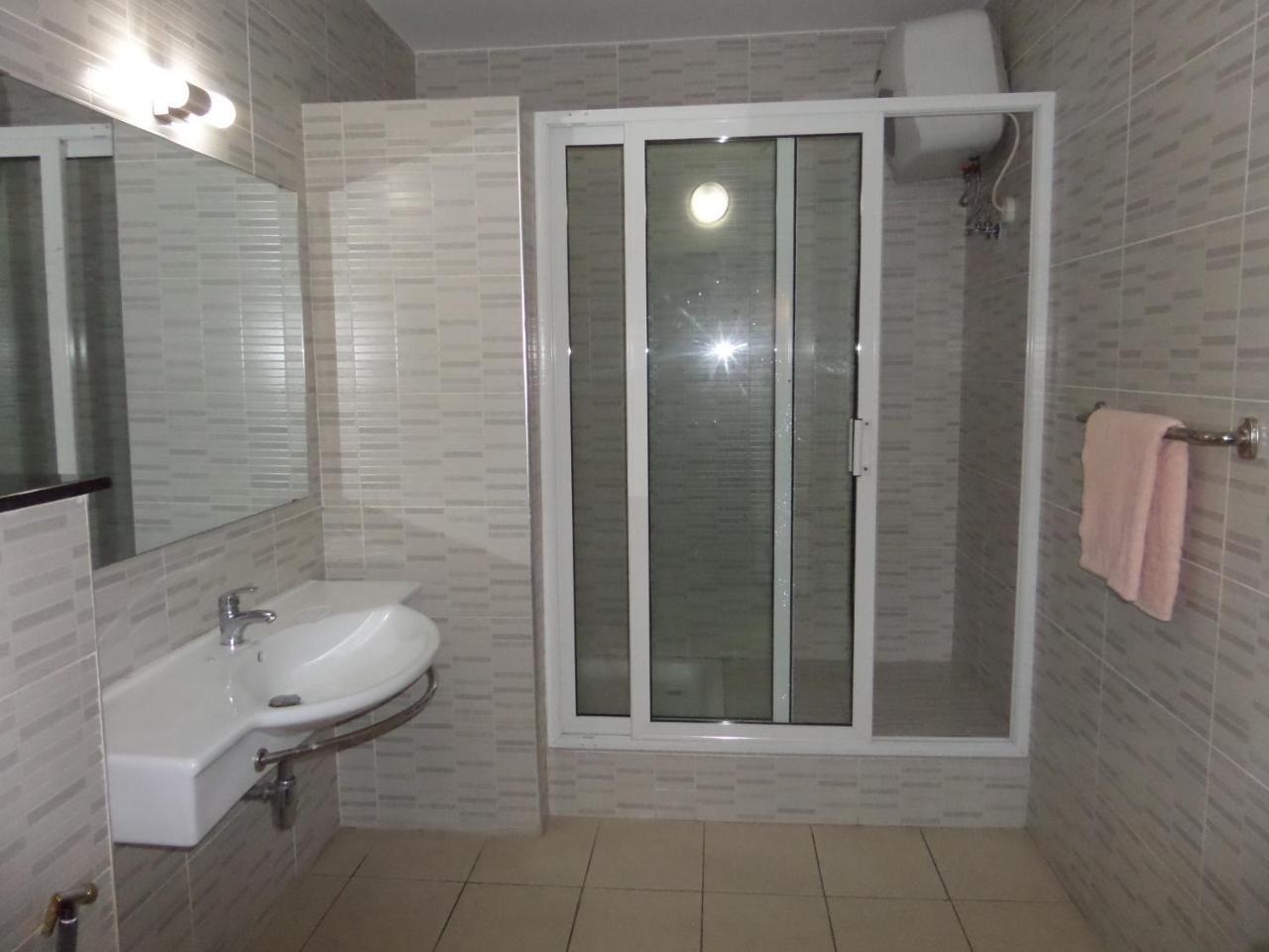 Hotel Newcastle Lagos Rum bild