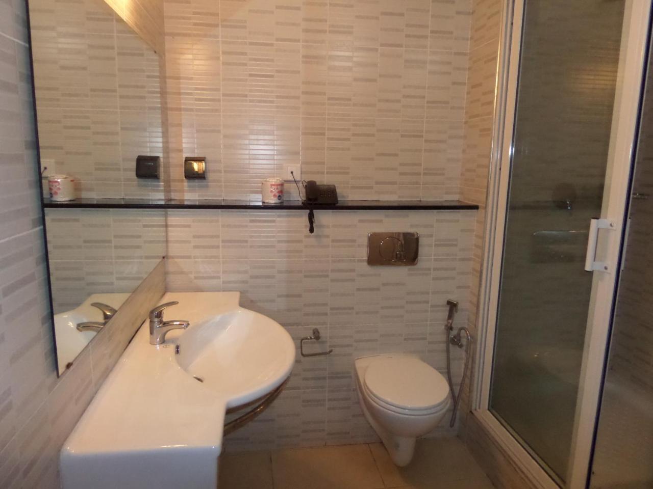 Hotel Newcastle Lagos Rum bild